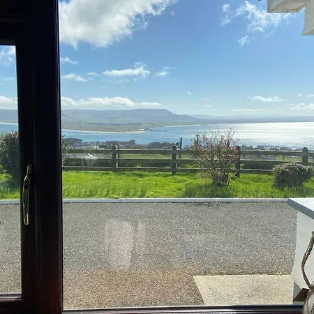 Hannon's - A Piece Of Paradise * Greencastle (Donegal)